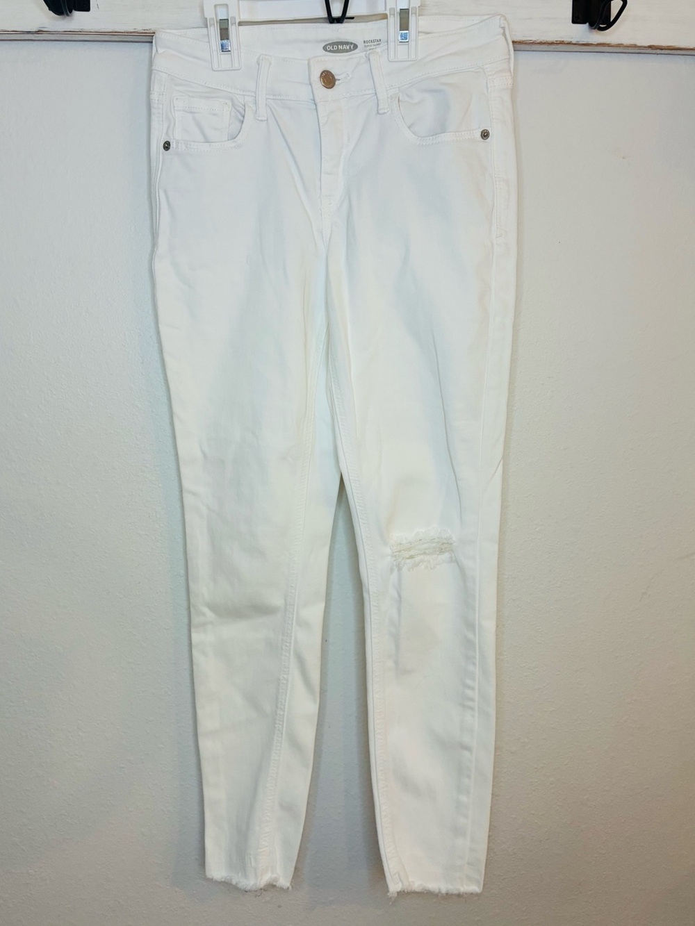 Old Navy White Skinny Jeans with Distressed Knee